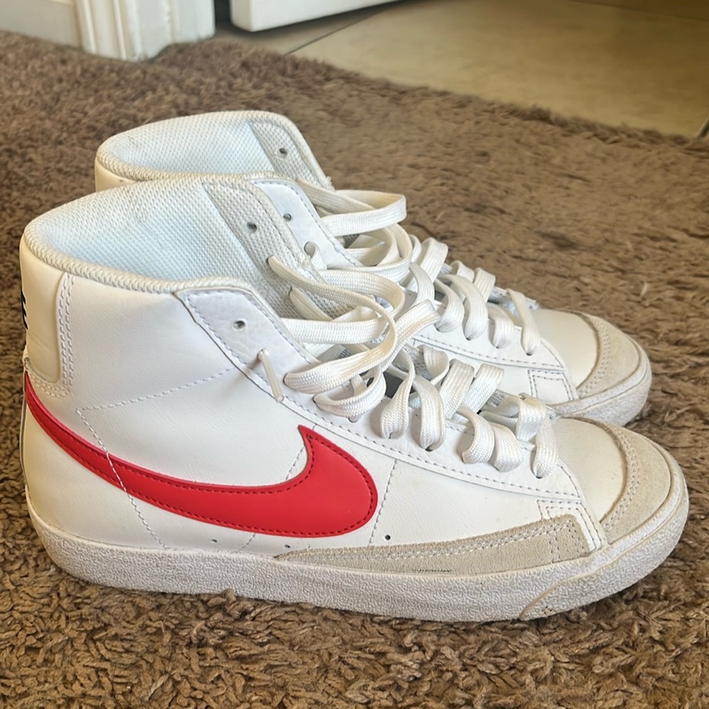 Light used Nike Blazer Mid 77